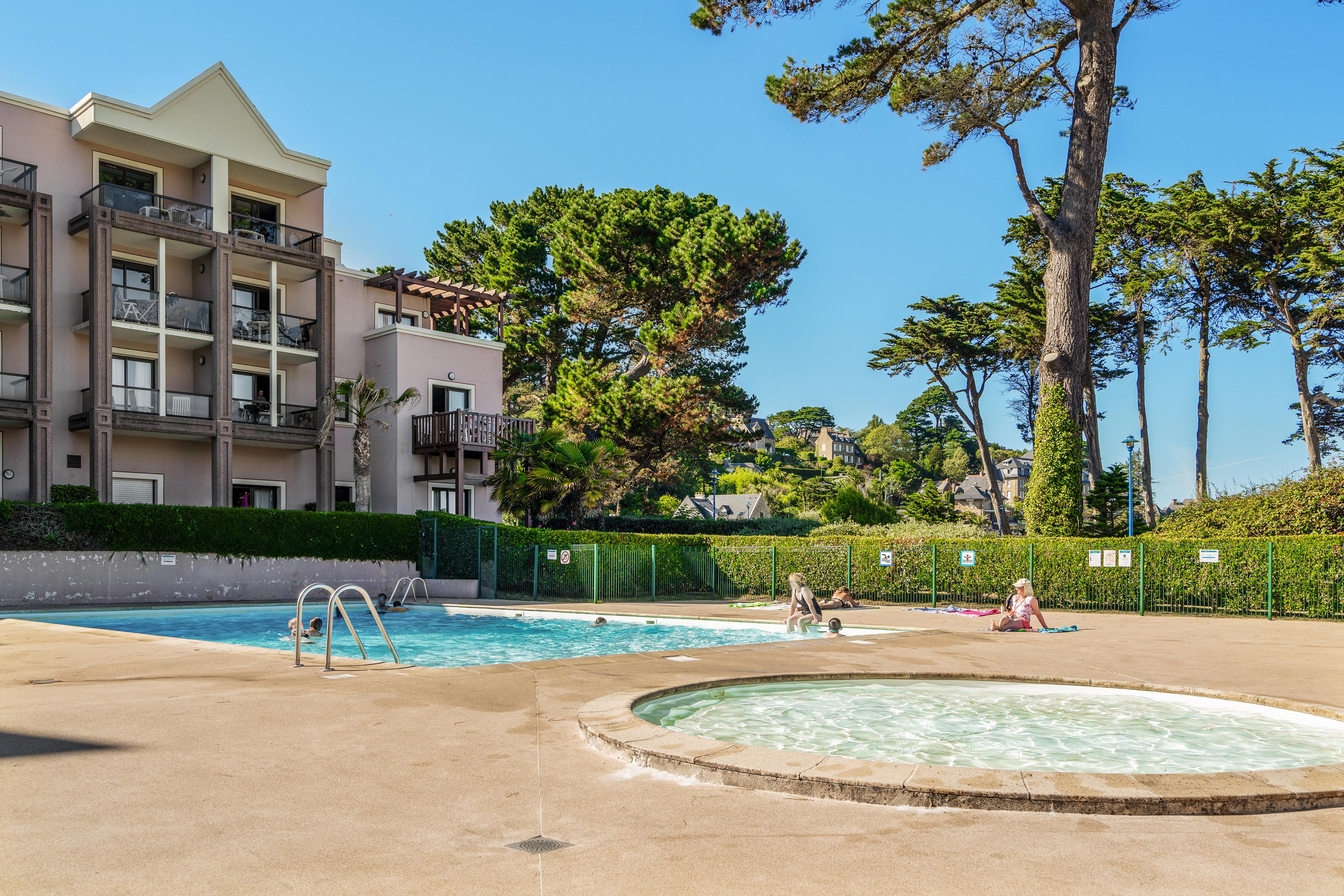 Residence Pierre & Vacances L'Archipel Perros-Guirec Buitenkant foto